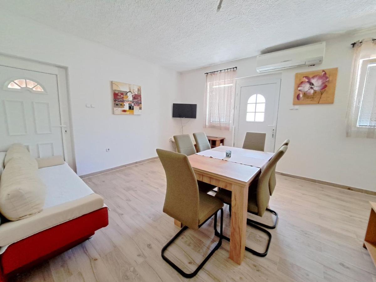 Apartmani Postonjski Privlaka  Extérieur photo